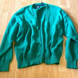 Vintage Gap Cardigan Size XL, in green. Very clean! Straight out of pa’s closet!